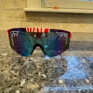 Looks like a candy cane. Good for summer. What more would you ever want?